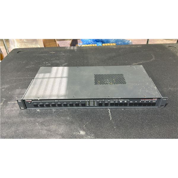 EXTRON IN1508 SCALING PRESENTATION SWITCHER *NO CORDS OR CABLES*