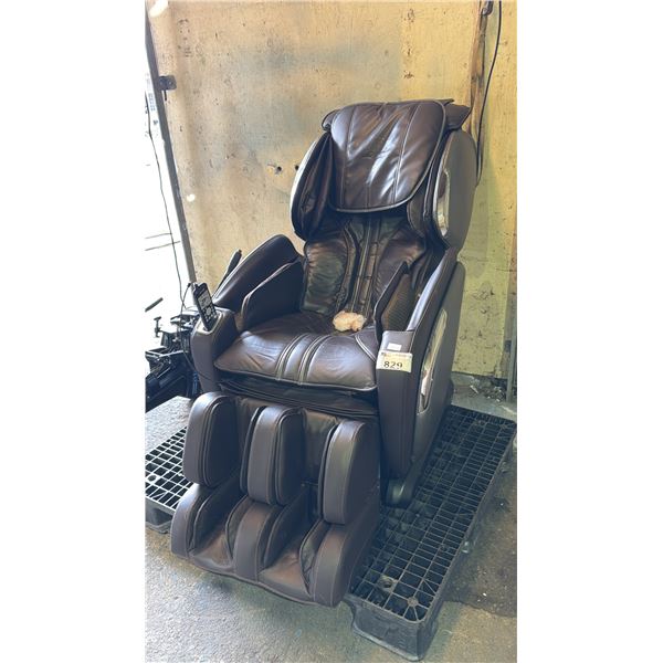 OSAKI OS-4000CS MASSAGE CHAIR WITH REMOTE & POWER CORD (UNKNOWN WORKING CONDITION)