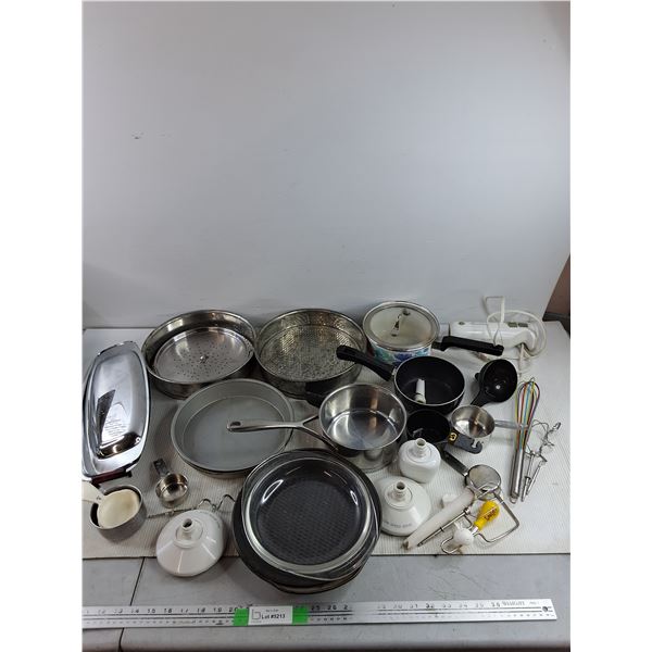 Baking Pans, Whisk, Pots, Measuring Cups, Handblender - Tested, As Is, Misc