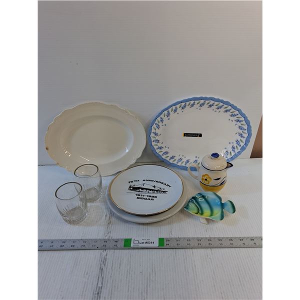 Assorted Glassware  / Platters