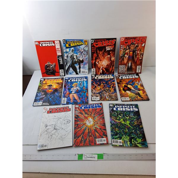 (11) Infinite/Identity Crisis Comics