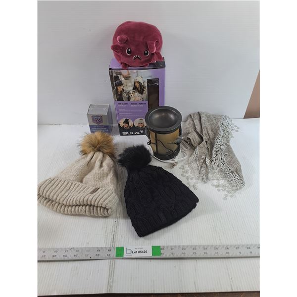 Assorted- Women's Toque, Scarf, Light, Football Cards