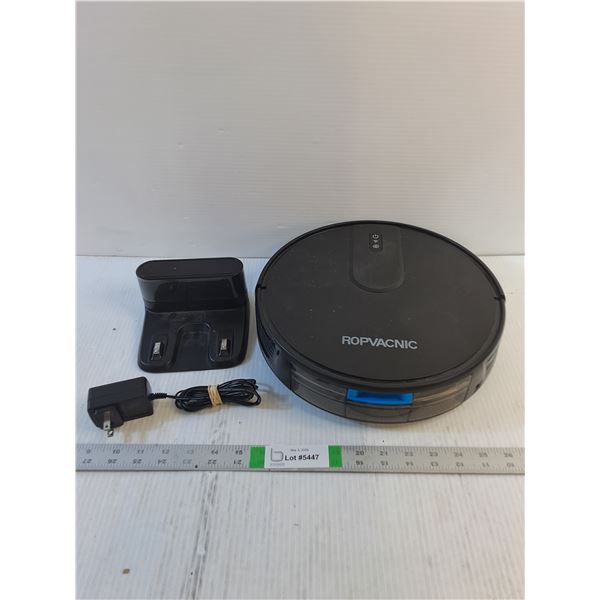 Ropvacnic- Robot Vacuum Cleaner- Powers On