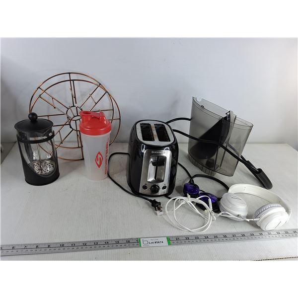 Juice Press, Toaster- Powers On, (2) Headphones- As Is - PICK UP