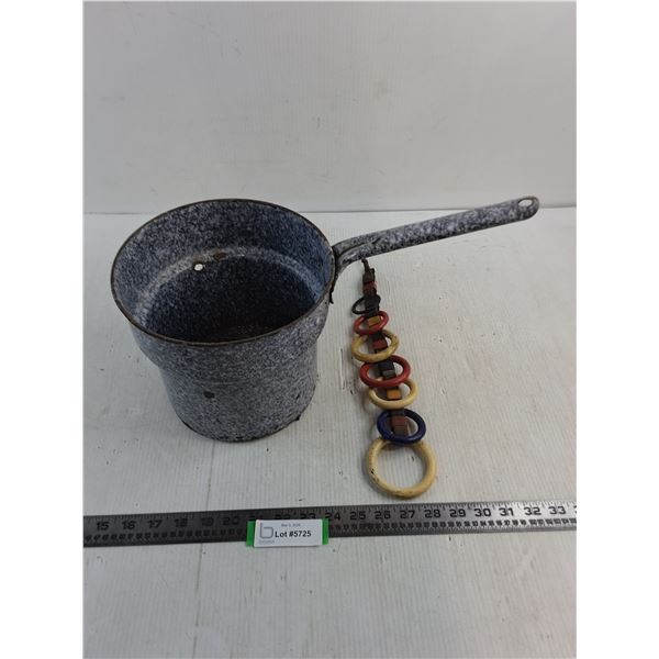 Vintage Enameled Cook Pot with Holes, Rein Spreader