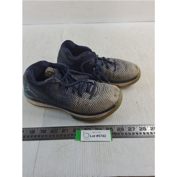 Pair of Nike High-Top Sneakers Youth Size 6