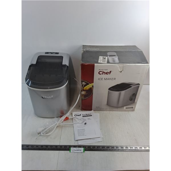 Master Chef 2.2L Ice Maker - Powers On - 15x15x12" Box -PICK UP