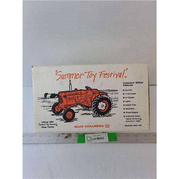 Allis Clamers D14 Model Tractor 1:16 Scale, Appears NIB
