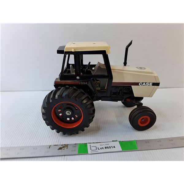 Case 2594 Model Tractor 1:18 Scale