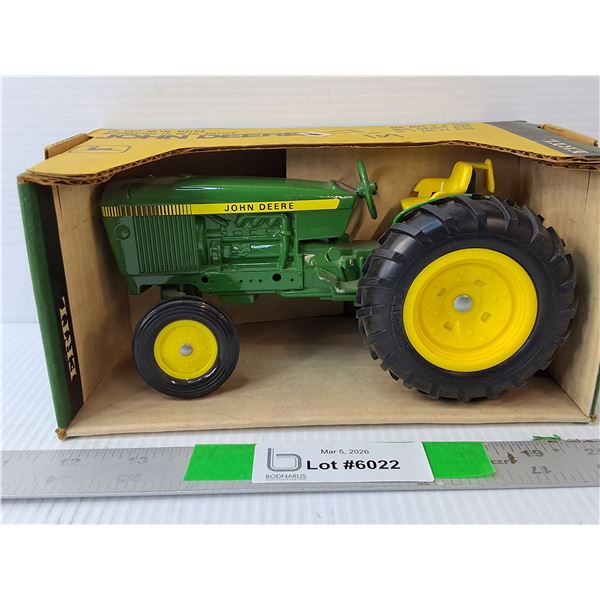 John Deere Model Tractor Approx. 1:24 Scale, NIB
