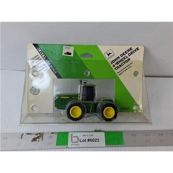 John Deere 4WD Tractor 1:64 Scale, NIB