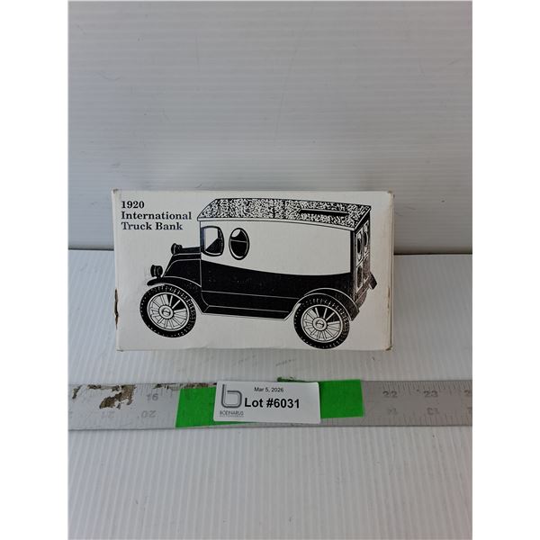1920 International Truck Bank 1:25 Scale, NIB