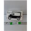 Image 1 : 1920 International Truck Bank 1:25 Scale, NIB