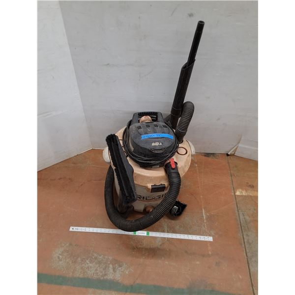 * Shop Vac - Powers On- As Is- Cannot Ship