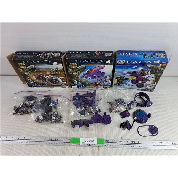 Assorted Halo The Authentic Collectors Series Building Blocks - As Is