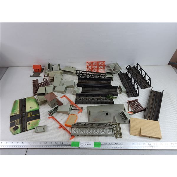 Assorted Model Railroad Structures & Bridges
