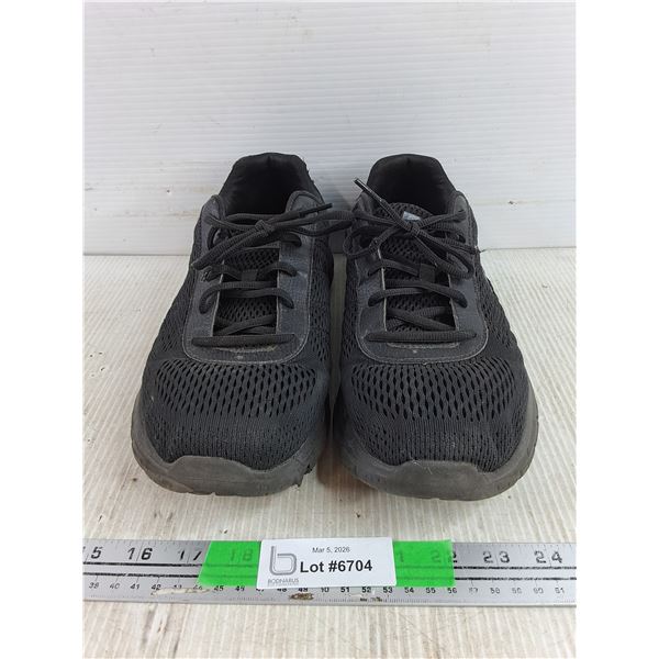Pair of Black Sketchers Athletic Sneakers - Size 10