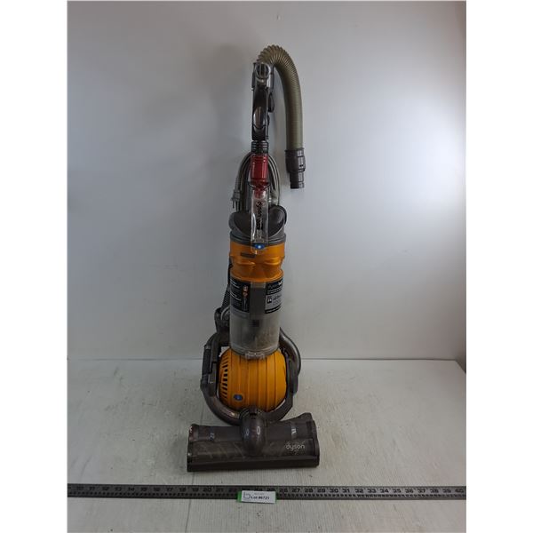 Dyson Rollerball Vacuum - Powers On, As is - Pickup Only