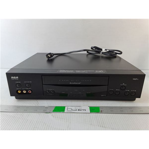RCA VHS Player- Powers On -PICK UP