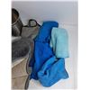 Image 4 : (2) Ice Buckets, (9) Microfiber Cloths, Bathroom Mat 27" x 19"