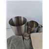 Image 5 : (2) Ice Buckets, (9) Microfiber Cloths, Bathroom Mat 27" x 19"