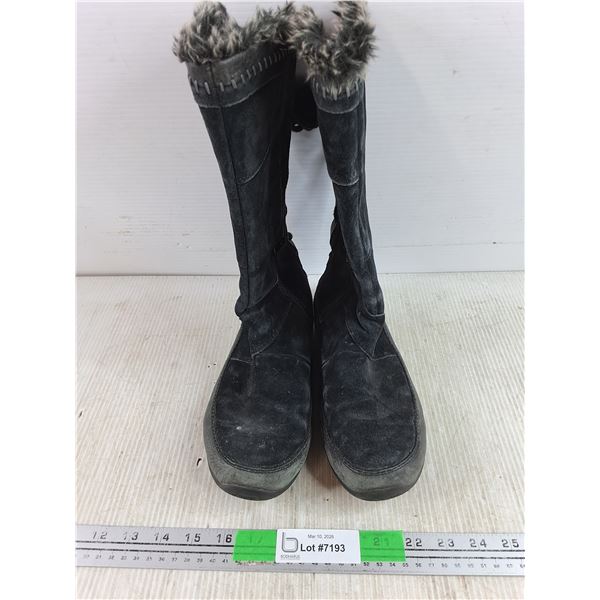 The North Face Suede Leather Winter Boots - Size 8.5