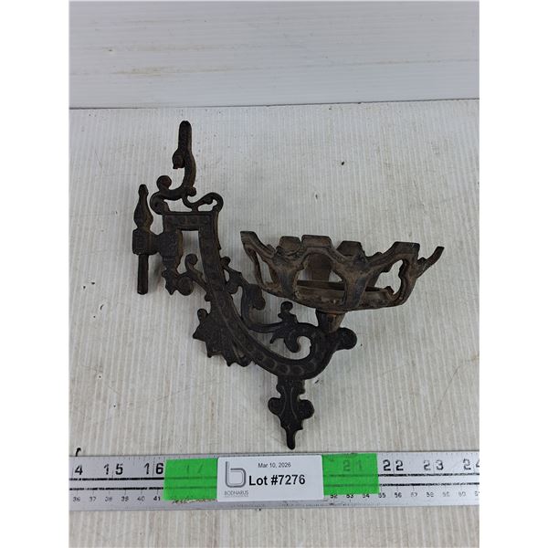 Cast Iron Wall Bracket for Kerosene Lamp