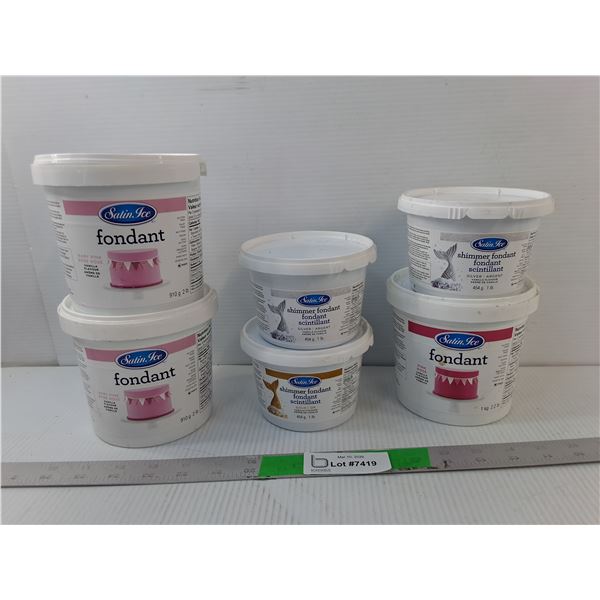 Decorating Fondant- Most Sealed,  Expired - PICK UP