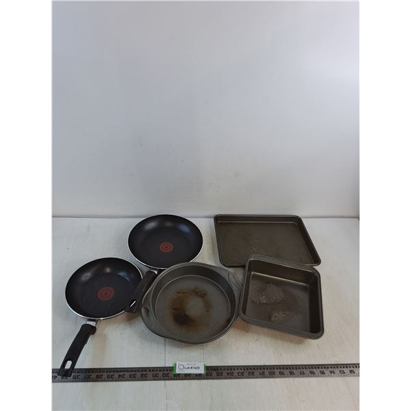 (2) Heat Mastery Up To 9.5", Various Baking Sheets Different Shapes Up To 13"x9.5"