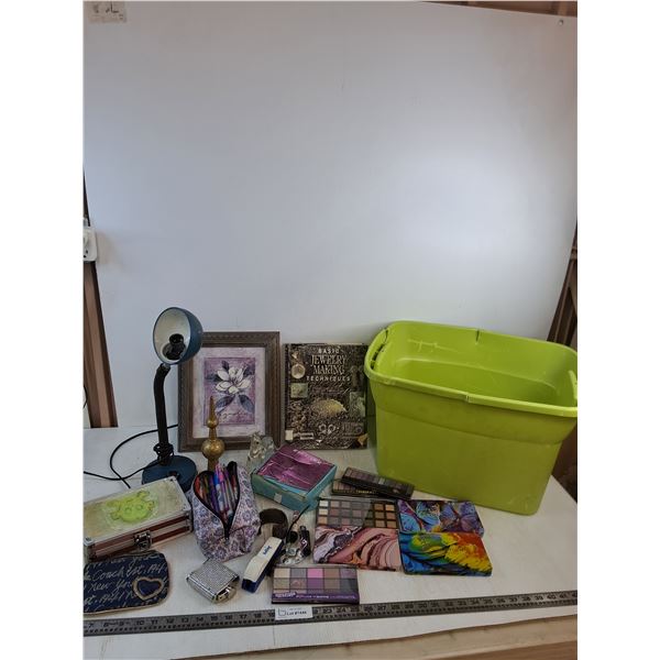 Tote 19'x14.5''13', Eyeshadows, Bedazzled Flask, Lamp Untested, Framed Magnolia Picture 12.5'x10.5'