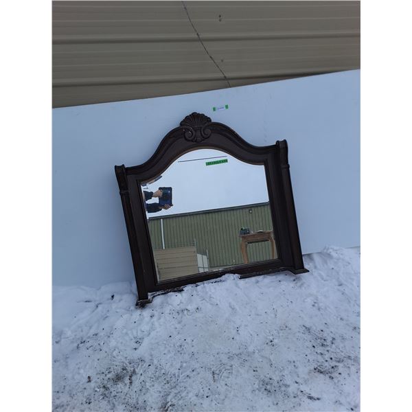 ***Self Standing Dresser Top Mirror, Cannot Ship, Measurements in Pics