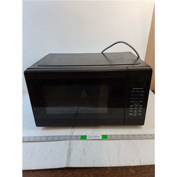 Microwave- Powers On - PICK UP ONLY