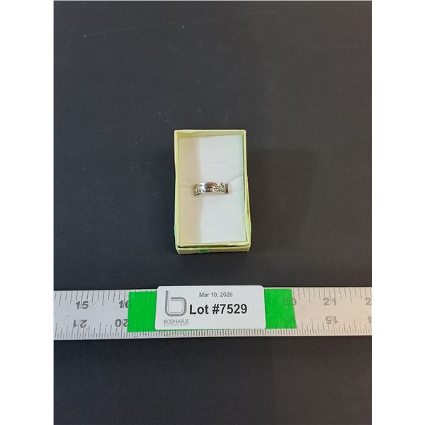 Costume Jewelry- Ring - Size 9