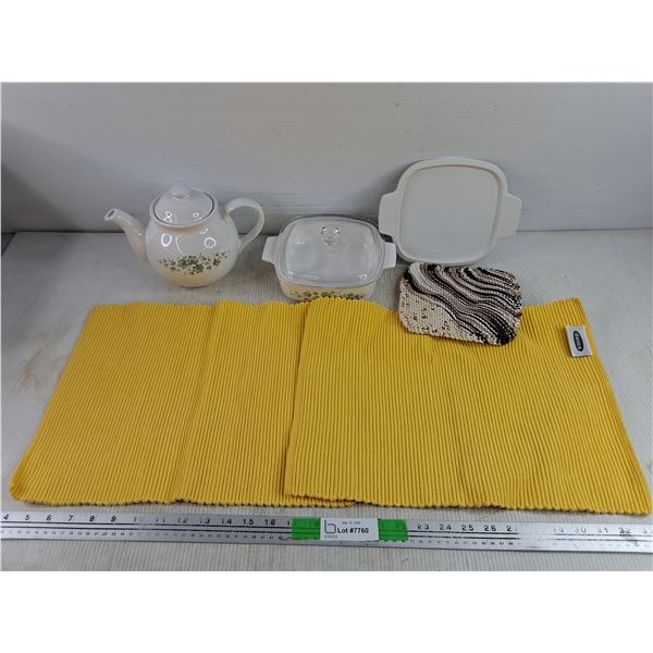 Corelle Tea Pot & Casserole Dish w/Lid, Container Lid 7" x 7", (3) Placemats