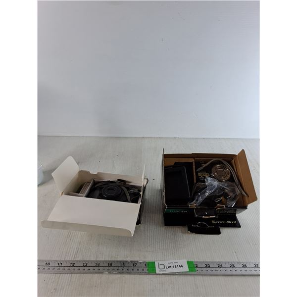 (2) Cameras;FujiFilm ( as is)