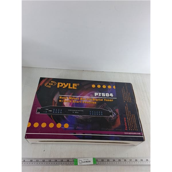 Pyle PT504 Rack Mount AM/FM Digital Tuner ( as is)