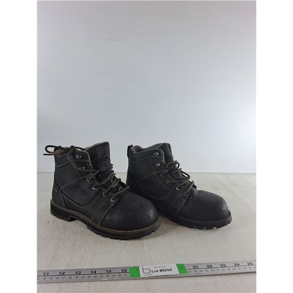 Keen CSA Approved Steel Toed Waterproof Workboots US 8.5