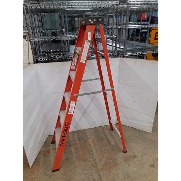 *6ft Fiberglass Featherlite Step Ladder, Cannot Ship