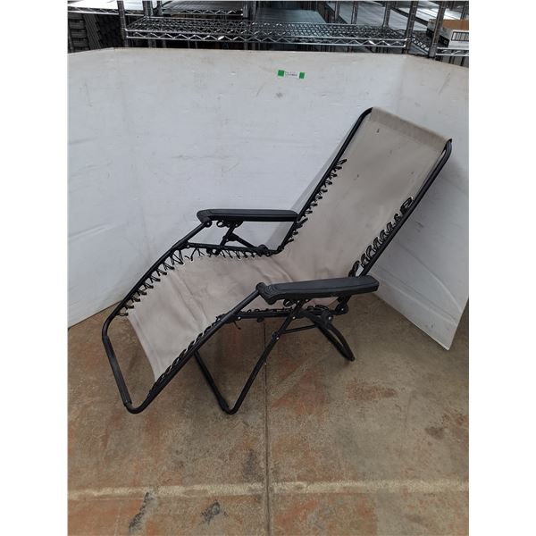 * Foldable Reclining Patio Chair, Cannot Ship