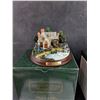 Image 3 : (2) Thomas Kinkade Lighted Cottage Collection - Everetts Cottage & Heather's Hutch