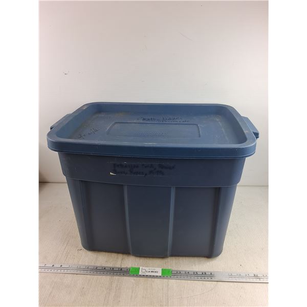 Rubbermaid Roughneck Storage Tote w/Lid 21" x 15" x 16" , PICKUP ONLY