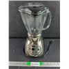 Image 1 : Oster 18 Speed Blender - Powers On, As Is