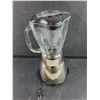 Image 3 : Oster 18 Speed Blender - Powers On, As Is