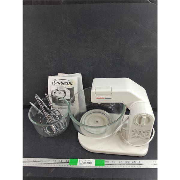 Sunbeam Mixmaster Mixer w/(2) Bowls & (4) Whisks, Powers On, As Is - PICK UP
