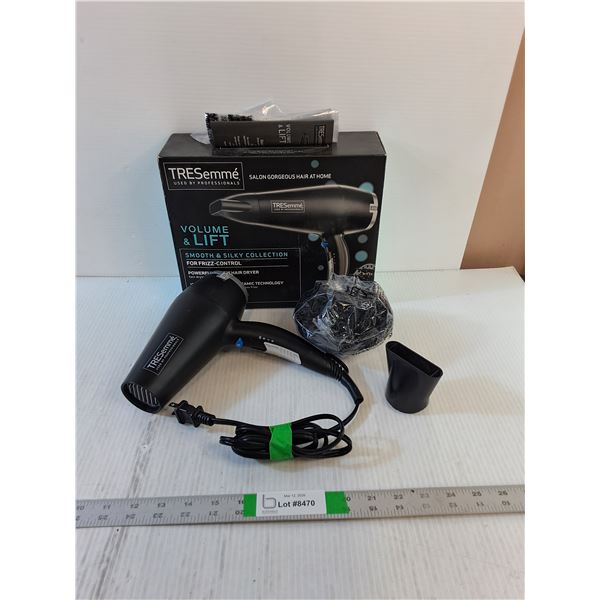 Tresemme Hair Dryer w/Attachment