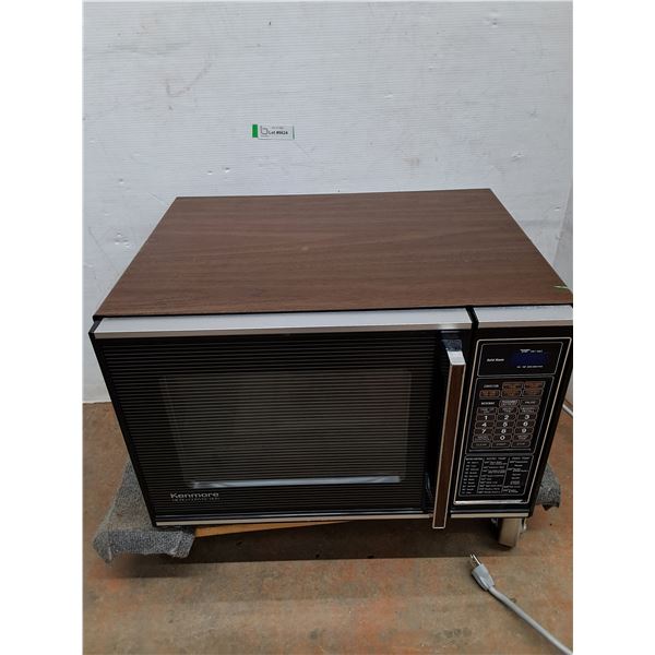 *Kenmore Micro/Convection Microwave Oven, Powers On. Cannot Ship