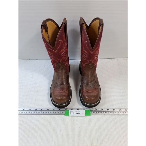 Pair of Unisex Ariat Fat Bay Cowboy Boots, Size 7