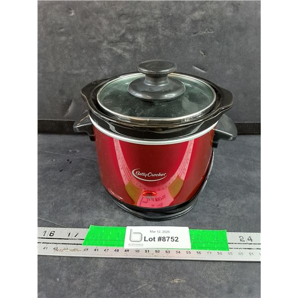 Betty Crocker 6" Electric Crock Pot - Powers On, As Is