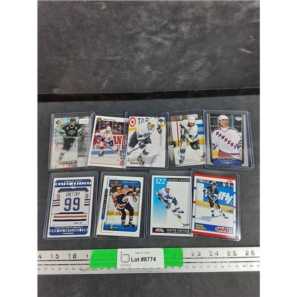 Assorted Wayne Gretzky Trading Hockey Cards - Upper Deck, Score &  Score 91
