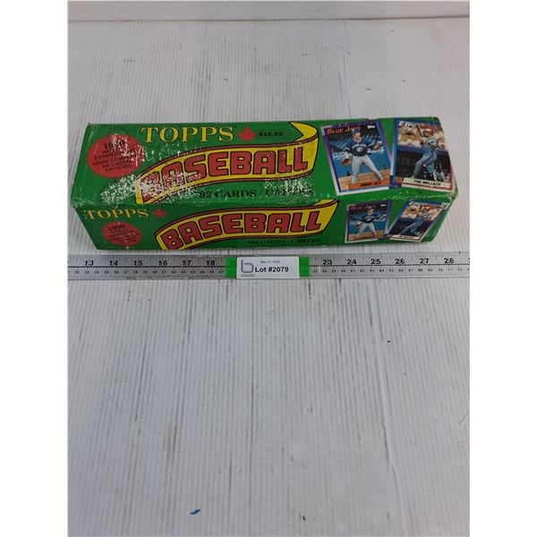 Box of 1990 Topps Baseball Cards